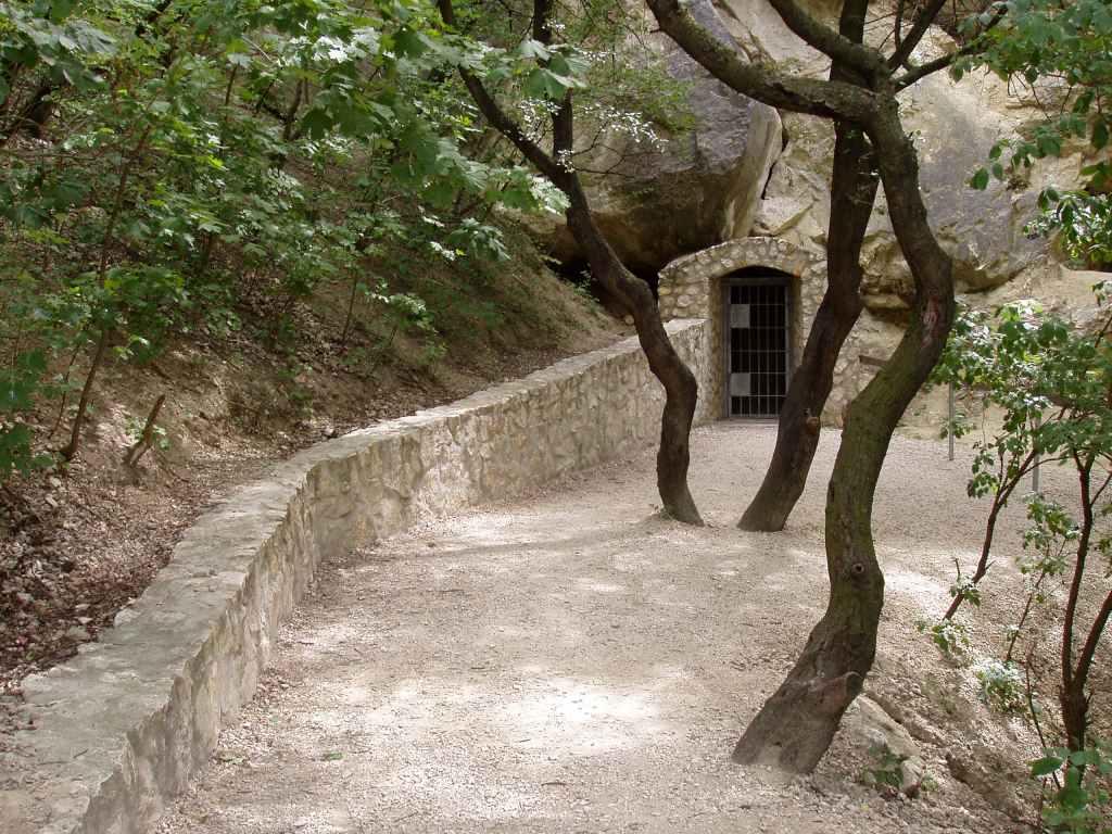 Jeskyně Na Turoldu - vchod