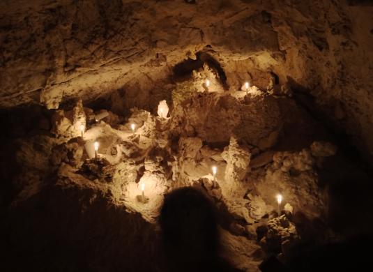 Prohlídky podzemí Turoldu při svíčkách 