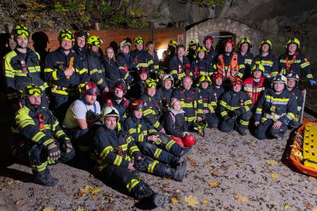 Hasičské cvičení záchrany lidí z hloubek v jeskyni Na Turoldu v Mikulově, 5. 11. 20241